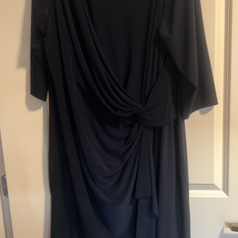 Jessica Howard  Dress Navy Blue completely lined ,only worn once 
Comfortable